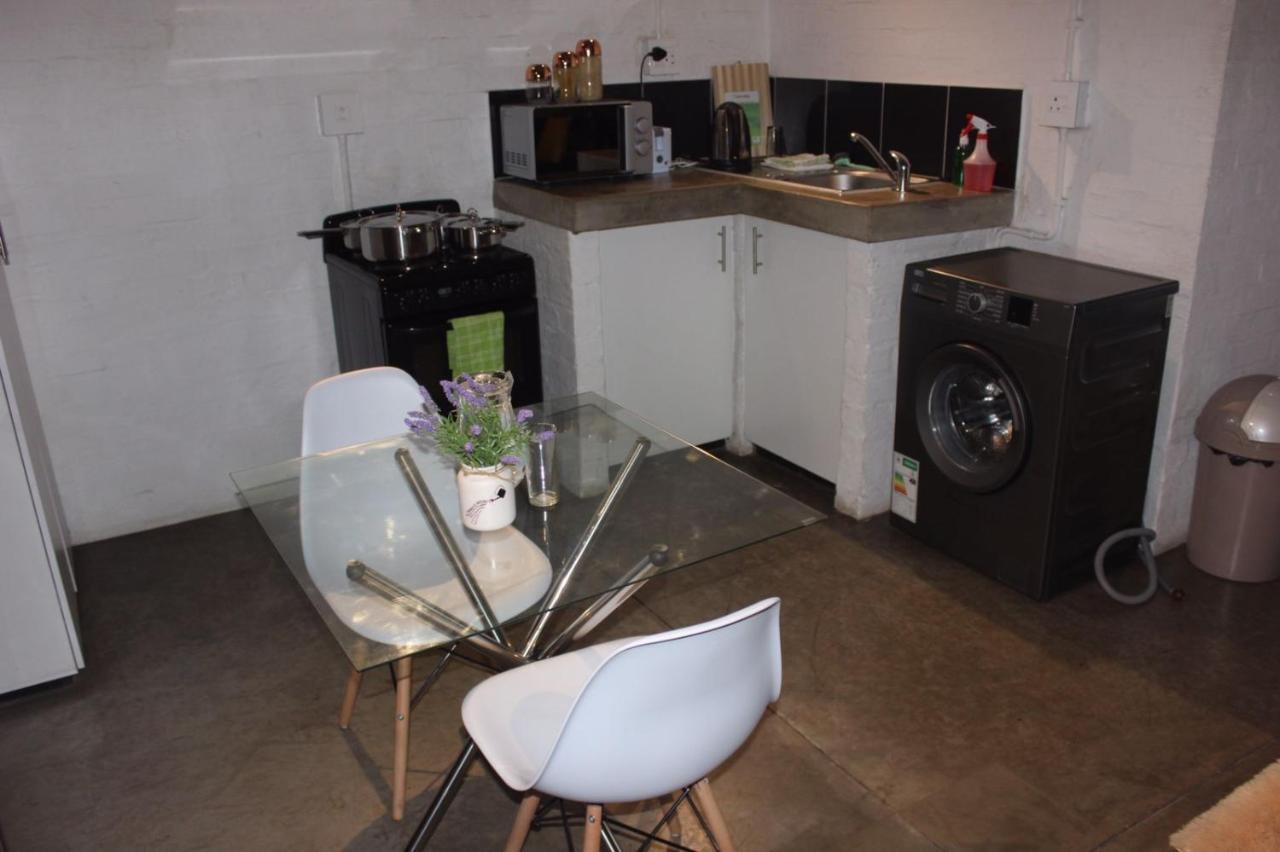 Cozy Apartment In The Center Of Maboneng With Free Wifi Йоханнесбург Экстерьер фото